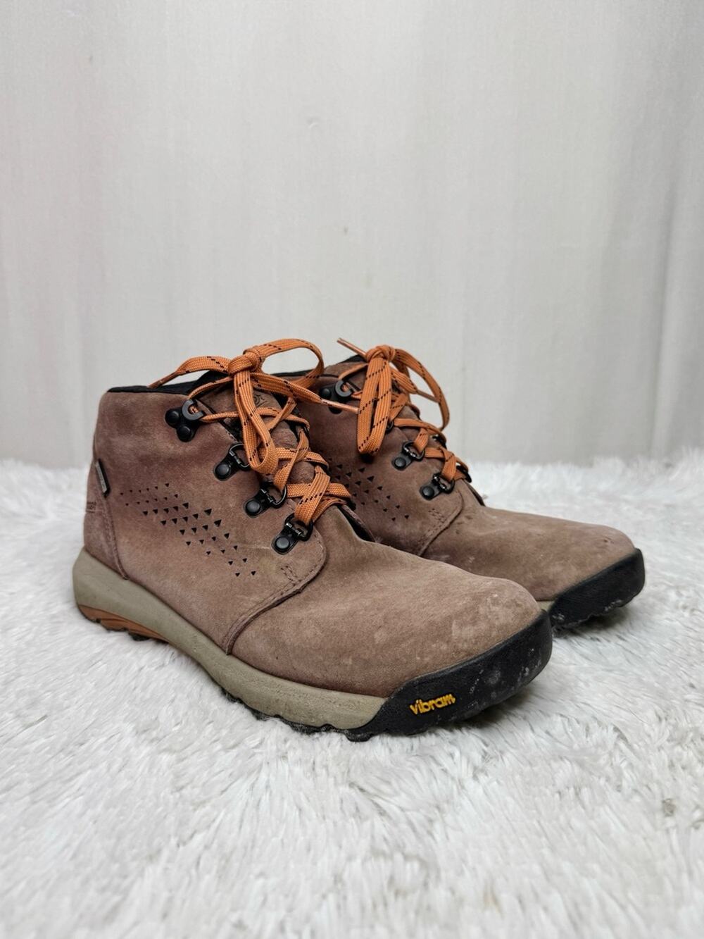 DANNER / Inquire Chukka 4” hiking ankle boots in mauve/salmon / 8